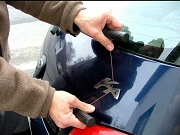 Linka do usuwania emblematów samochodowych - PlateLine Remover